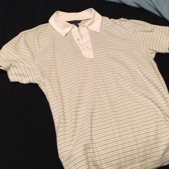 Banana Republic Short Sleeve - Picture 2 of 4